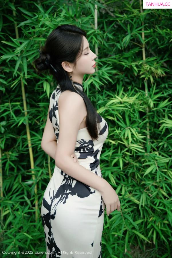 小蛮妖  [XiuRen]高清写真图 2025.11.14 No.10989 小蛮妖Yummy 性感旗袍第2张图片